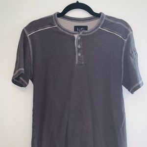 BUTTONED GRAY T-SHIRT